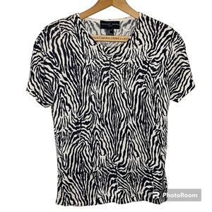 August Silk Knits, animal print short sleeved 100% silk top. Women’s Medium